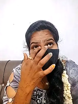 Snapshot of melina214 chatting on March 2026 04:19:01 AM melina214 online show from March 2026 04:19:01 AM
