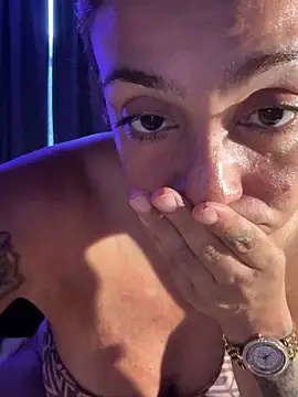 Snapshot of cabrooonaaa chatting on December 2025 08:02:01 PM cabrooonaaa online show from December 2025 08:02:01 PM