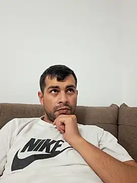 hornny1995 online show from September 2025 04:56:01 PM