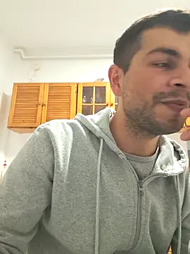 hornny1995 online show from October 2025 05:58:02 PM