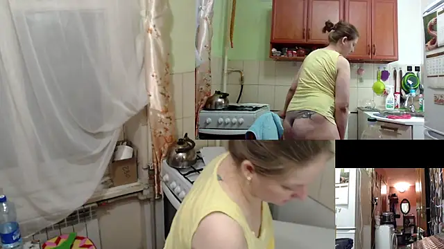 Sakura Green online show from November 2025 04:28:02 PM