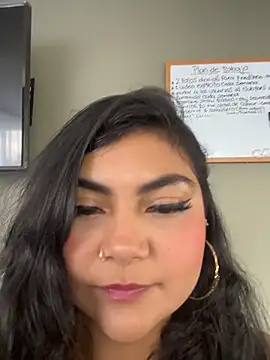Snapshot of Juli_Walker chatting on May 2026 03:28:01 PM Juli Walker online show from May 2026 03:28:01 PM