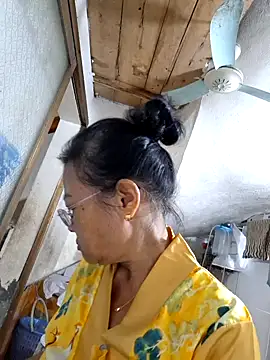 Snapshot of Hotestlove chatting on October 2025 01:24:01 AM Hotestlove online show from October 2025 01:24:01 AM