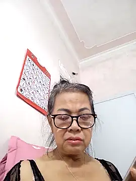 Snapshot of Hotestlove chatting on October 2025 02:30:01 AM Hotestlove online show from October 2025 02:30:01 AM