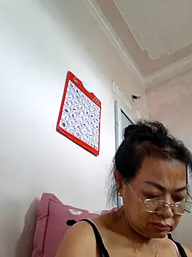 Snapshot of Hotestlove chatting on October 2025 04:07:02 AM Hotestlove online show from October 2025 04:07:02 AM