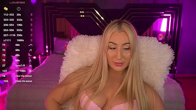 LiaBrazzerr online show from December 2025 03:29:01 PM