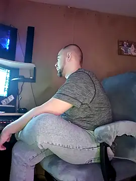 Foxyshaved online show from February 2025 05:09:01 AM