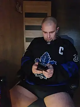 Foxyshaved online show from October 2025 04:32:01 AM