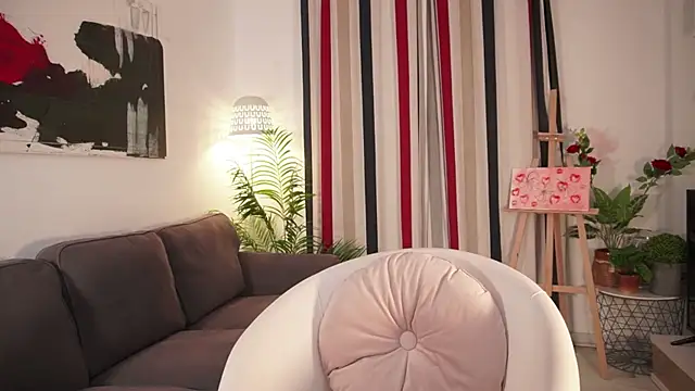 Snapshot of Raychell_Black chatting on February 2026 03:32:01 PM Raychell Black online show from February 2026 03:32:01 PM