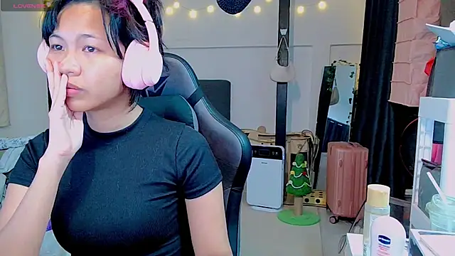 Kana G online show from February 2025 01:26:02 PM