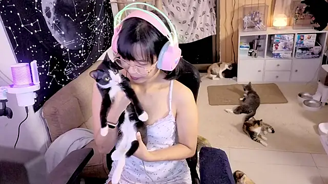 Kana G online show from September 2025 02:51:01 PM