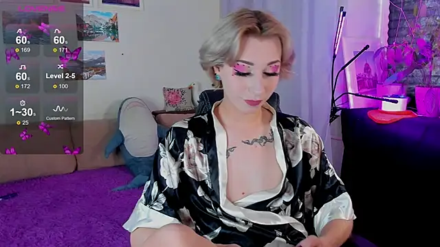 Snapshot of MistressStress chatting on February 2025 07:56:01 AM MistressStress online show from February 2025 07:56:01 AM