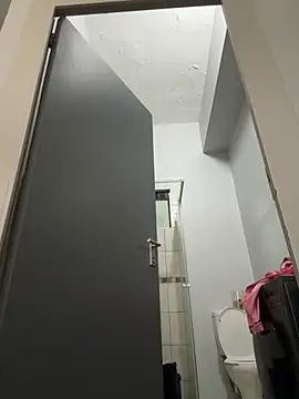 slimcateee online show from September 2025 05:09:02 AM