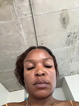 slimcateee online show from November 2025 01:15:02 PM