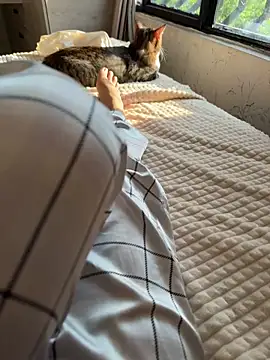 Snapshot of CuteeRose chatting on October 2025 12:06:02 PM CuteeRose online show from October 2025 12:06:02 PM