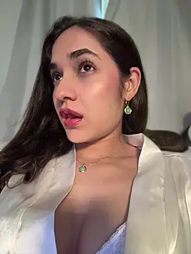 CuteeRose online show from May 2026 04:23:01 PM
