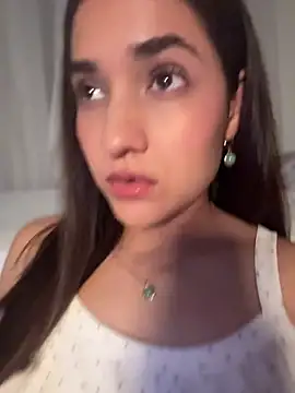 CuteeRose online show from May 2026 03:28:01 PM