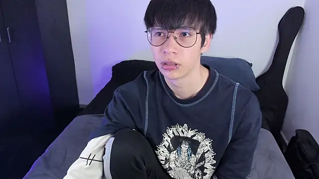 Aventure Twinks online show from October 2025 03:23:02 AM