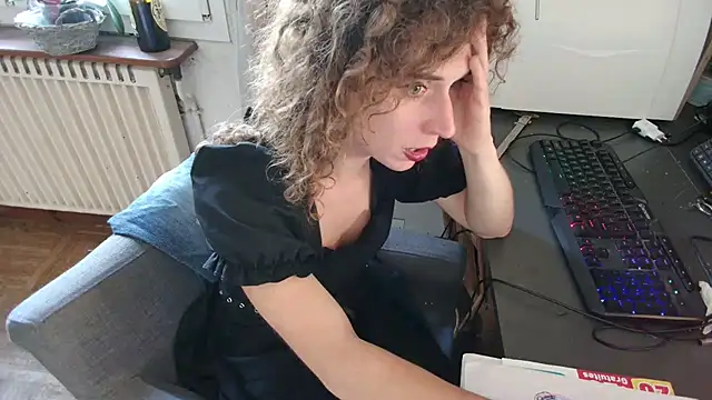 Prxscillia Tx online show from October 2025 09:49:01 AM