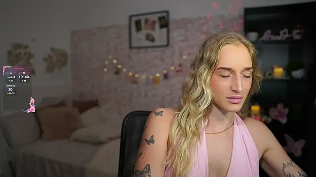 Nicolette  Shea  online show from March 2025 05:05:02 PM