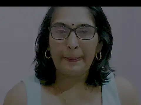 Snapshot of sexy69hotmum chatting on December 2024 06:04:02 PM sexy69hotmum online show from December 2024 06:04:02 PM