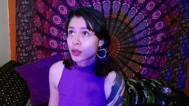 Snapshot of AbbySccott chatting on December 2024 03:33:02 PM AbbySccott online show from December 2024 03:33:02 PM