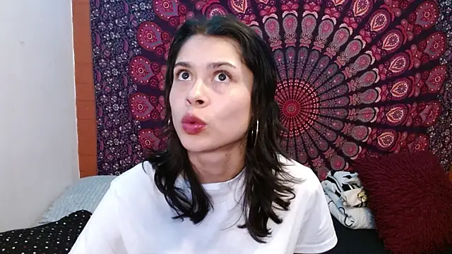 Snapshot of AbbySccott chatting on November 2025 12:43:01 AM AbbySccott online show from November 2025 12:43:01 AM