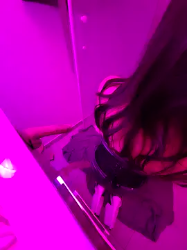 Snapshot of cderikabitche chatting on November 2025 10:41:02 PM cderikabitche online show from November 2025 10:41:02 PM