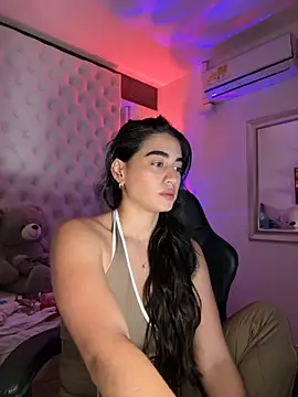 Snapshot of ZarahEvans chatting on December 2025 08:07:02 PM ZarahEvans online show from December 2025 08:07:02 PM