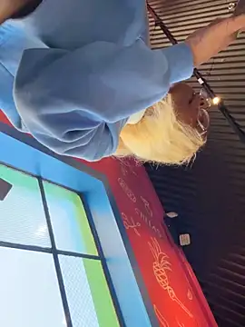 VixenCapri online show from November 2025 05:58:02 PM