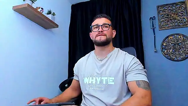 AndrewDiaz online show from February 2026 05:28:01 AM