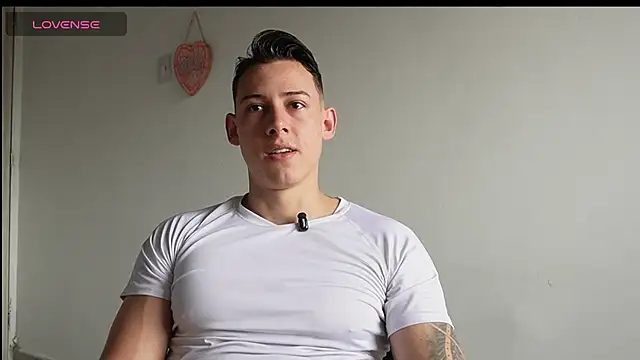 Muscle King Cum online show from June 2026 01:26:02 PM