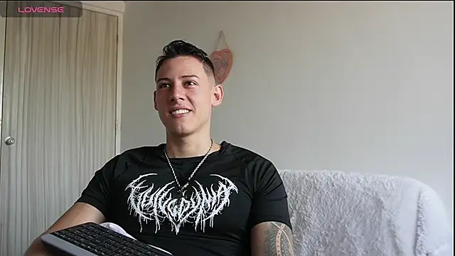 Muscle King Cum online show from June 2026 01:43:01 PM