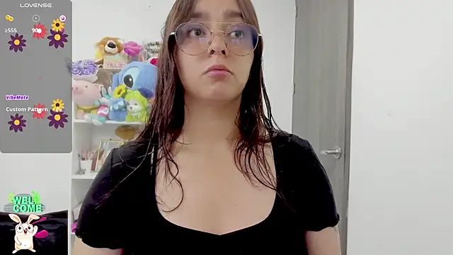 Snapshot of Valery7rose_ chatting on June 2026 03:35:01 PM Valery7rose online show from June 2026 03:35:01 PM