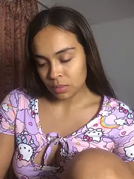 Snapshot of JuanaSimons chatting on November 2025 02:43:02 AM JuanaSimons online show from November 2025 02:43:02 AM