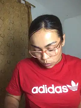 Snapshot of JuanaSimons chatting on December 2025 01:02:01 AM JuanaSimons online show from December 2025 01:02:01 AM