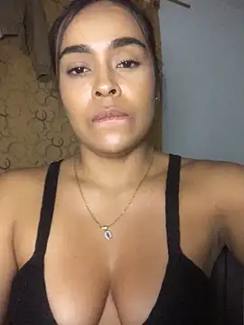 Snapshot of JuanaSimons chatting on January 2026 12:48:01 AM JuanaSimons online show from January 2026 12:48:01 AM