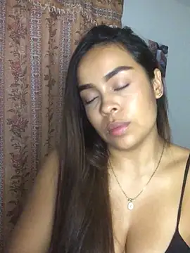 Snapshot of JuanaSimons chatting on March 2026 01:24:02 AM JuanaSimons online show from March 2026 01:24:02 AM