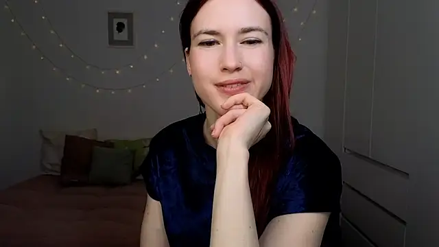 AliciaNewell online show from April 2026 07:11:02 PM