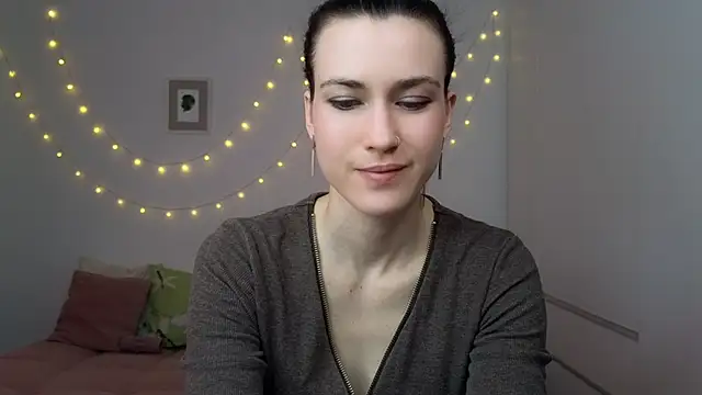 AliciaNewell online show from June 2026 03:39:02 PM
