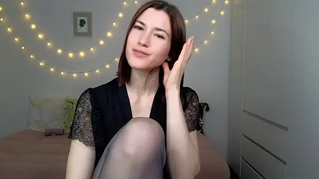AliciaNewell online show from June 2026 07:25:01 PM