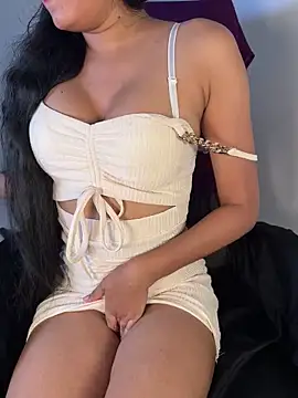 Snapshot of sneha_babe chatting on February 2025 03:42:02 PM sneha babe online show from February 2025 03:42:02 PM