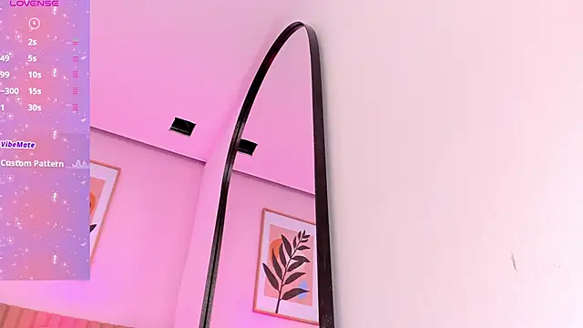 Snapshot of sweety_bombom chatting on October 2025 11:34:02 AM sweety bombom online show from October 2025 11:34:02 AM