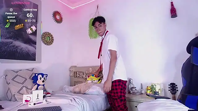 Snapshot of huge_armound chatting on October 2025 03:15:02 AM huge armound online show from October 2025 03:15:02 AM