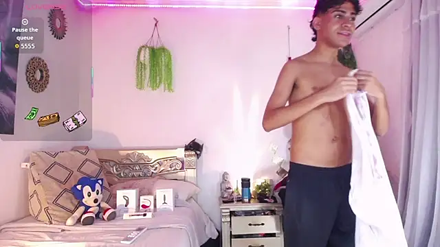 huge armound online show from June 2026 06:33:02 AM