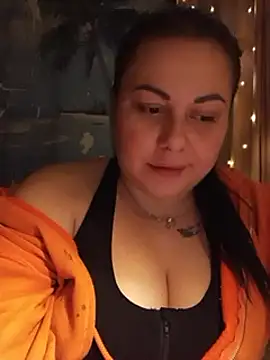 Snapshot of DaisyStreet chatting on December 2024 03:44:02 PM DaisyStreet online show from December 2024 03:44:02 PM