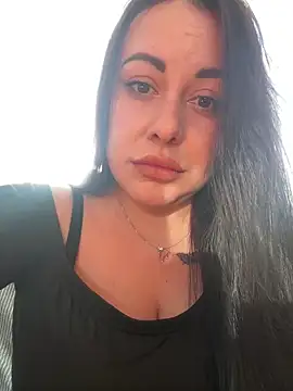 Snapshot of DaisyStreet chatting on February 2026 02:24:01 PM DaisyStreet online show from February 2026 02:24:01 PM