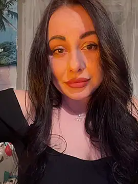 Snapshot of DaisyStreet chatting on March 2026 06:03:01 PM DaisyStreet online show from March 2026 06:03:01 PM