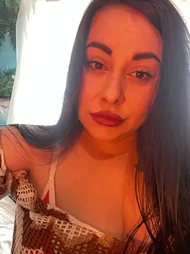 Snapshot of DaisyStreet chatting on March 2026 07:47:01 AM DaisyStreet online show from March 2026 07:47:01 AM