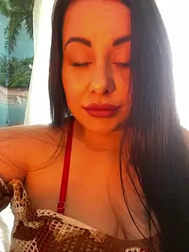 Snapshot of DaisyStreet chatting on March 2026 08:48:01 AM DaisyStreet online show from March 2026 08:48:01 AM